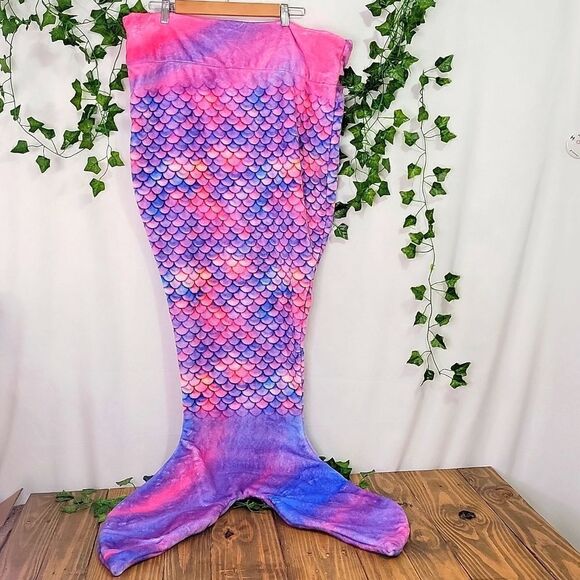 Comfy Tails. Mermaid Tail. Fleece Throw. EUC - Picture 1 of 5